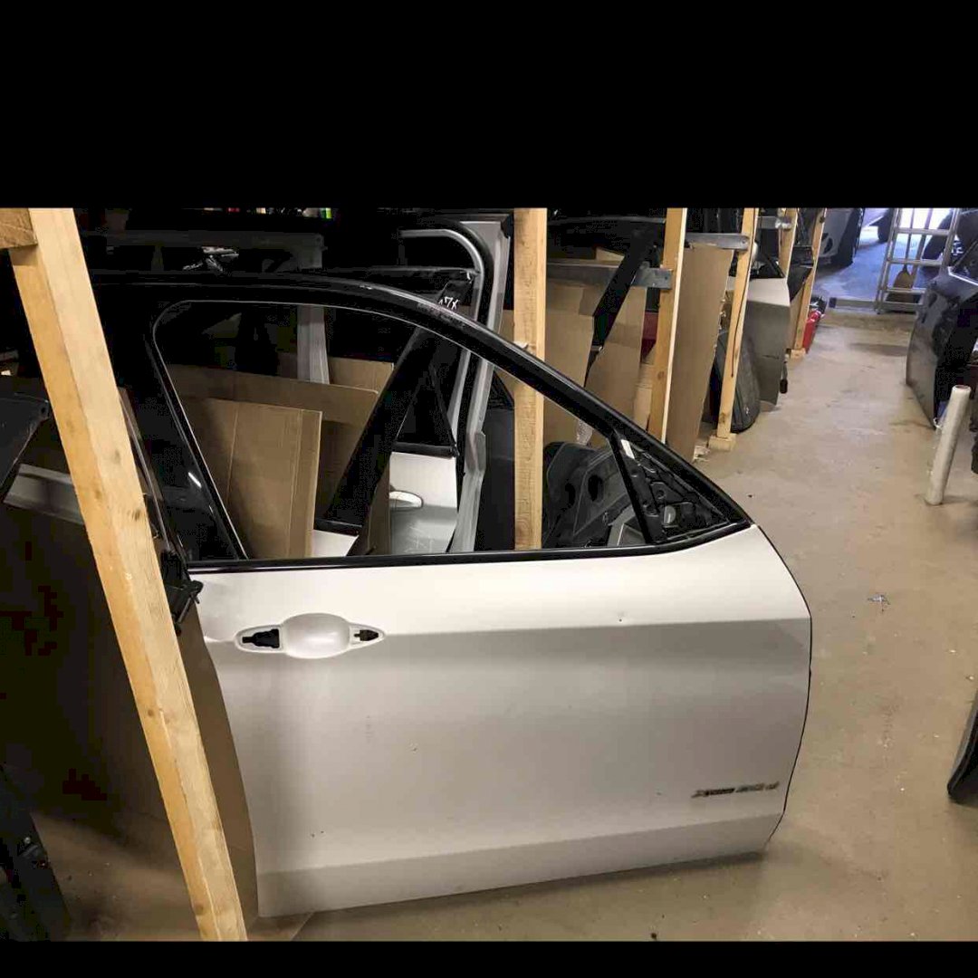 Дверь передняя правая для BMW X5 (F15) 2013 3.0 (N55B30 306hp) 4WD AT Дверь передняя правая для BMW X5 (F15) 2013 3.0 (N55B30 306hp) 4WD AT