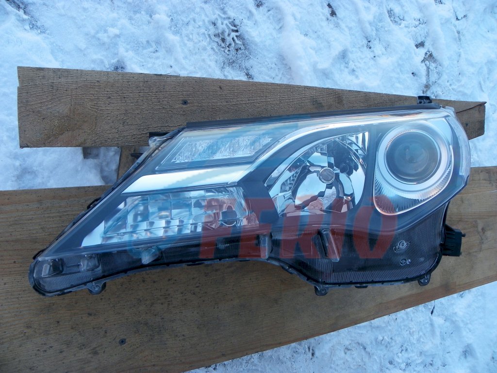 Фара ксенон левая для Toyota RAV4 (ZSA42) 2013 2.0 (3ZR-FE 146hp) FWD MT Фара ксенон левая для Toyota RAV4 (ZSA42) 2013 2.0 (3ZR-FE 146hp) FWD MT