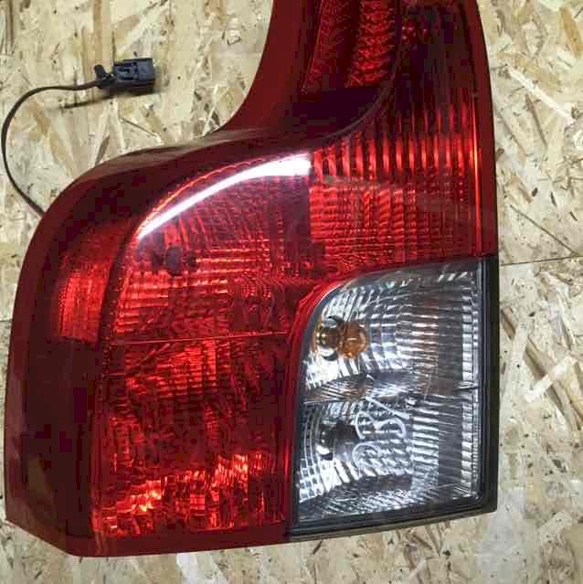 Фонарь левый для Volvo XC90 (C_59) 2.5 (B5254T2 210hp) 4WD AT Фонарь левый для Volvo XC90 (C_59) 2.5 (B5254T2 210hp) 4WD AT