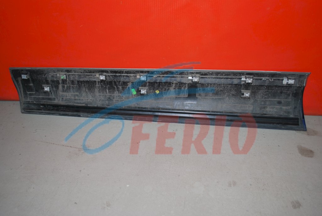 Молдинг двери передний правый для Volkswagen Touareg (7L) 2010 3.0d (CASA 239hp) 4WD AT Молдинг двери передний правый для Volkswagen Touareg (7L) 2010 3.0d (CASA 239hp) 4WD AT