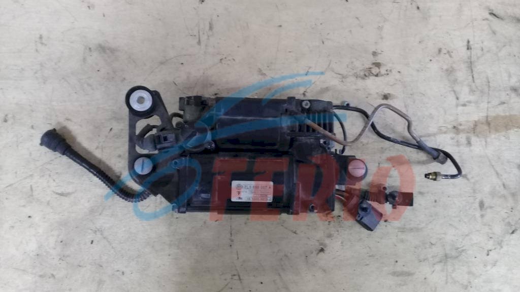 Компрессор пневмоподвески для Volkswagen Touareg (7L) 2006 2.5d (BAC 174hp) 4WD AT Компрессор пневмоподвески для Volkswagen Touareg (7L) 2006 2.5d (BAC 174hp) 4WD AT