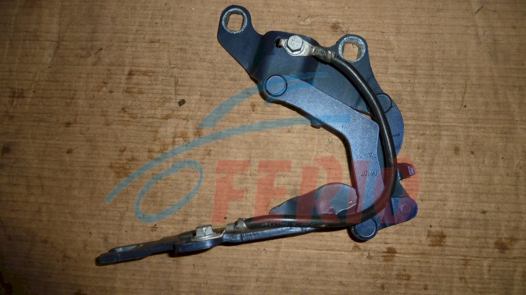 Петля капота левая для BMW 1er (E87) 2011 1.6 (N43B16 122hp) RWD MT Петля капота левая для BMW 1er (E87) 2011 1.6 (N43B16 122hp) RWD MT