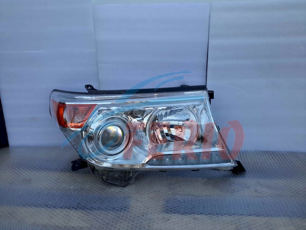 Фара би-ксенон правая для Toyota Land Cruiser (VDJ200) 4.5d (1VD-FTV 235hp) 4WD AT Фара би-ксенон правая для Toyota Land Cruiser (VDJ200) 4.5d (1VD-FTV 235hp) 4WD AT